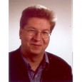 Bernhard Vogel (Vizepräsident) Mein Name ist Bernhard Vogel. Ich bin am 27.12.1966 in Marburg an der Lahn geboren, in Bonn aufgewachsen und habe mein Studium der Fächer Geschichte, Rheinische Landeskunde und Mittellateinische Philologie...